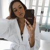 7 Potret Anya Geraldine Pakai Handuk Putih yang Begitu Sexy dan Menggoda Mata Netizen