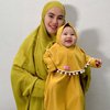 7 Potret Khalisa, Bayi Cantik Kartika Putri dan Habib Usman, Lucu Banget Kayak Boneka!