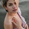 Sering Berpose Hot, Ini 10 Potret Seksi Nikita Mirzani Saat Berlibur di Pantai