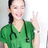 7 Potret Cantik Krestle Lailene Deomampo, Dokter Sunat Tercantik di Dunia
