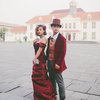 Tampil Sexy dan Elegan, Intip Potret Awkarin Pakai Gaun Merah Bernuansa Klasik
