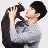 Mulai dari Heechul SUJU sampai Kang Daniel, 9 Idol Cowok Ini Ternyata Seorang Cat Lovers!