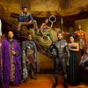 Meninggal Dunia, Ini 10 Potret Kenangan Chadwick Boseman bareng Tim Black Panther yang Kompak Abis!