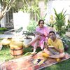 Sulap Halaman Rumah Jadi Tempat Pemotretan, Ini 6 Potret Keluarga Raffi Ahmad Bertema Piknik