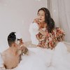 Deretan Foto Siti Badriah dan Suami di Bathub Kamar Mandi, Kena Semprot Netizen?