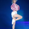 Gak Cuma Cantik, 10 Idol K-Pop Ini Punya Kaki Ramping dan Jenjang yang Mirip Barbie