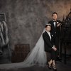 Tampil Kompak dengan Setelan Jas, Foto Keluarga Ruben Onsu Ini Keren Banget!