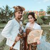 10 Potret Manis Keluarga Selebritis Pakai Baju Tradisional Bali