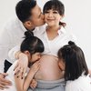 Maternity Shoot Jelang Kelahiran Anak Ketiga, Foto Keluarga Choky Sitohang Ini Gemesin Banget!