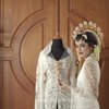 Resmi Menikah, Begini 10 Potret Pernikahan Ovi Dian yang Menawan Pakai Paes Solo Putri