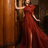 10 Potret Bella Aprilia, Model Cantik yang Akan Menikah dengan Ivan Gunawan