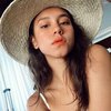 10 Potret Cantik Naomi Paulinda Liburan ke Pantai, Bikin Cowok-Cowok Ambyar Deh