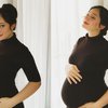 Perut Makin Membesar, Ini 7 Potret Terbaru Asmirandah dengan Baby Bump yang Kelihatan Jelas Banget!