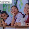 8 Potret Persahabatan Cewek-Cewek Pemain Sinetron Dari Jendela SMP yang Kompak Banget!