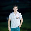 Banjir Pujian Netizen, Ini Sederet Potret Stefan William Kenakan Baju Seragam SMA