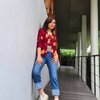Nggak Selalu Formal, Ini 10 Outfit Najwa Shihab Padukan Batik dengan Sneakers yang Trendi Abis!