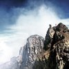 6 Potret Puncak Gunung Terindah di Indonesia, Mana yang Sudah Kamu Taklukkan?