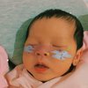 Disebut Mirip Syamsir Alam, Ini Potret Kecantikan Baby Akleema Putri Bunga Jelitha