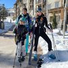6 Potret Nia Ramadhani Main Ski, Tetap Kece Badai Meski Berada di Antara Salju