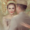 7 Potret Prewedding Sarah Gibson Pakai Busana Adat Minang, Cantik Banget Bak Ratu!