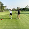 Memesona, 10 Potret Luna Maya saat Olahraga Golf Ini Curi Perhatian!