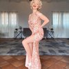 10 Potret Jasmine Chiswell, Seleb TikTok yang Jadi Kaya Raya karena Mirip Marilyn Monroe