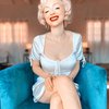 10 Potret Jasmine Chiswell, Seleb TikTok yang Jadi Kaya Raya karena Mirip Marilyn Monroe