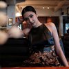 10 Potret Pesona Artis Muda Indonesia Pakai Lipstik Warna Gelap, Cocok Gak nih?