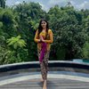 Mulai Kebaya Sampai Daster, Ini 10 Potret Gaya DJ Katty Butterfly Waktu Liburan ke Bali