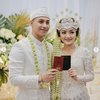 10 Pasangan Selebriti Ini Menikah Dengan Adat Sunda, Geulis dan Kasep Pisan Euy!