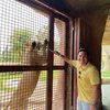 6 Potret Keseruan Kesha Ratuliu dan Adhi Permana Honeymoon di Bali Zoo sampai Kasih Makan Singa