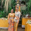 13 Potret Raline Shah Pakai Kebaya dan Kain Batik, Cantiknya Khas Banget!