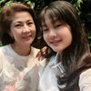 10 Potret Kebersamaan Felicia Tissue dan Meilia Lau, Ibu-Anak Rasa Sahabat!