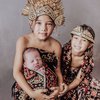 Ini 5 Potret Keluarga Jennifer dan Irfan Bachdim dalam Balutan Baju Adat Bali
