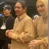 Momen Anniversary Pernikahan Pasha Ungu dan Adelia yang Ke-10, Digelar Meriah dengan Tema Emas