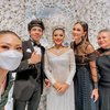 10 Gaya Stylish Tamu Undangan yang Hadiri Pernikahan Aurel Hermansyah dan Atta Halilintar