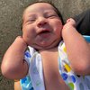 Ini 10 Potret Bayi Selebriti Saat Berjemur, Gemesin Banget dengan Gayanya yang Kece!