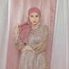 10 OOTD Ramadan ala Awkarin, Bisa Jadi Inspirasi Outfit Buat Bukber nih!