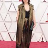 Terlalu Santai Hingga Terbuka, Ini 10 Artis dengan Dress Terjelek di Red Carpet Oscar 2021