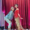 7 Potret Happy Asmara Pakai Kebaya, Dipuji Cantik dan Makin Anggun!