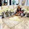 Bertabur Bunga, Berikut 7 Momen Anniversary Pernikahan Kimmy Jayanti dan Greg Nwokolo