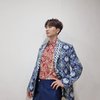5 Potret Leeteuk dan Yesung Super Junior Pakai Batik Rancangan Ridwan Kamil, Gayanya Lokal Abis!