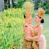 10 Potret Maternity Shoot Lucinta Luna Bareng Pasangan Pakai Adat Bali, Baby Bumb Jadi Sorotan