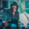 5 Potret Vokalis Band Indonesia Tampil Gondrong, Gayanya Bikin Gerah!