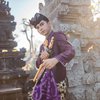 7 Potret Dimas Ahmad Pakai Baju Adat Bali, Terlihat Tampan dan Berkharisma