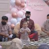 10 Momen Tasyakuran 4 Bulan Anak Arief Muhammad dan Tiara Pangestika yang Serba Pink