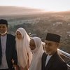 10 Potret Ustadz Abdul Somad Bersama Sang Istri, Terlihat Mesra dan Harmonis
