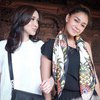 Sisters Goals Banget, Berikut 10 Potret Kebersamaan Sara Wijayanto dan Adinia Wirasti