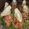 Ini 7 Potret Penyajian Ayam Goreng Nyeleneh Abis, Ada yang Doa Dulu!