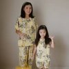 10 Potret Sarwendah Kembaran Baju Tidur dengan Thalia, Gayanya Bak Model Profesional!